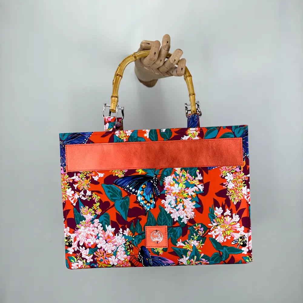 bőrrel kombinált női kézitáska bambusz fogóval